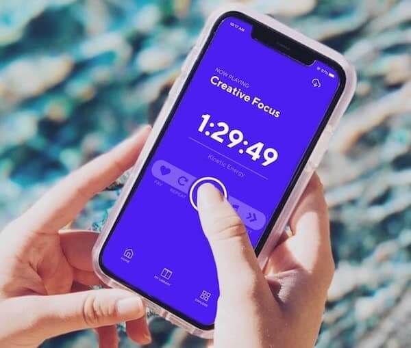 brainfm-app-lifestyle-closeup brainfm-app-lifestyle-closeup
